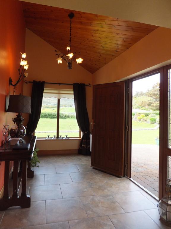 Bed and Breakfast Rush Lake House Клифден Номер фото